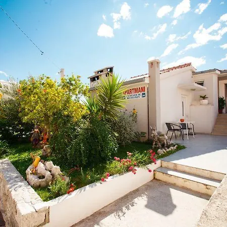 Filip Apartment Omis Exterior photo